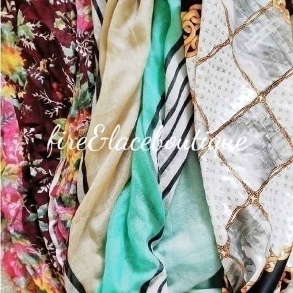 MODCLOTH VINTAGE RETRO TRIO OF SCARVES - Picture 1 of 5